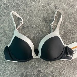 Calvin Klein Flirty push-up bra